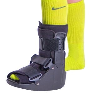 BraceAbility Fracture Recovery Short Boot